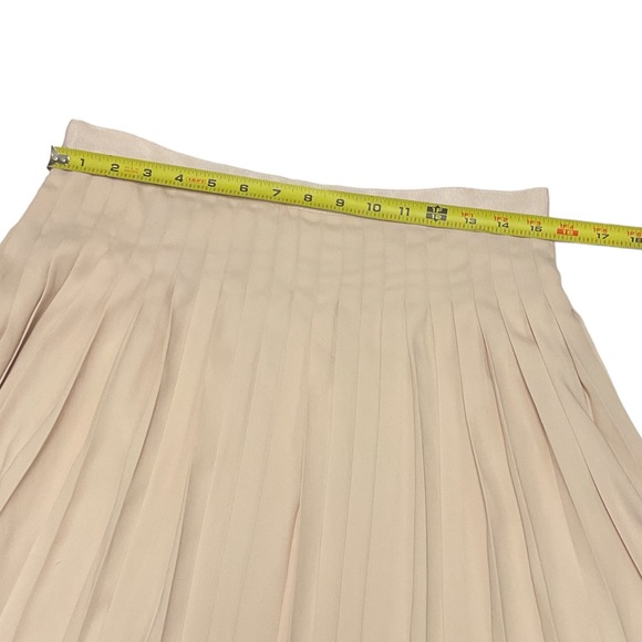 Ann Taylor Nude Pleated Skirt Woman’s 6 - Picture 3 of 6